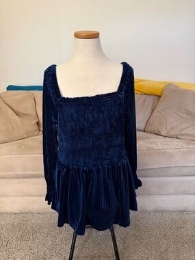 NWOT BloomChic Navy Blue Velvet Long-Sleeve Smocked Babydoll Top